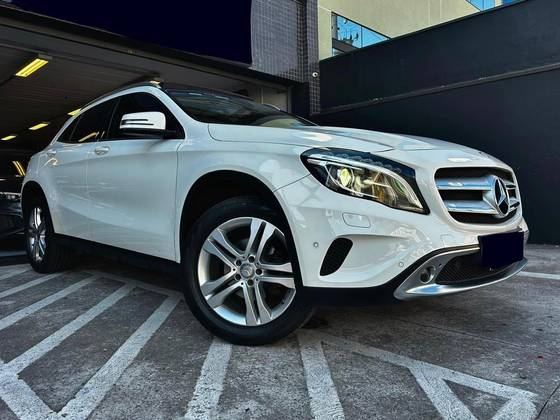 MERCEDES-BENZ GLA 200 1.6 CGI ENDURO 16V TURBO FLEX 4P AUTOMÁTICO